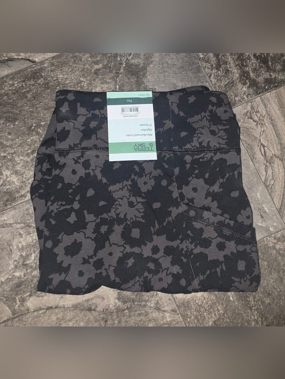 Terra & Sky Women's Plus Size Bike Shorts-Pocket In Floral Jumble Charcoal-0X